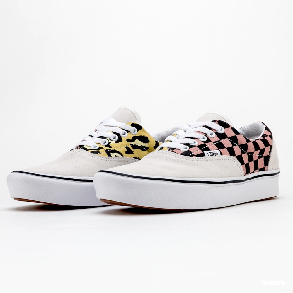 NWOT Vans Comfycush Era Multicolor Sneaker